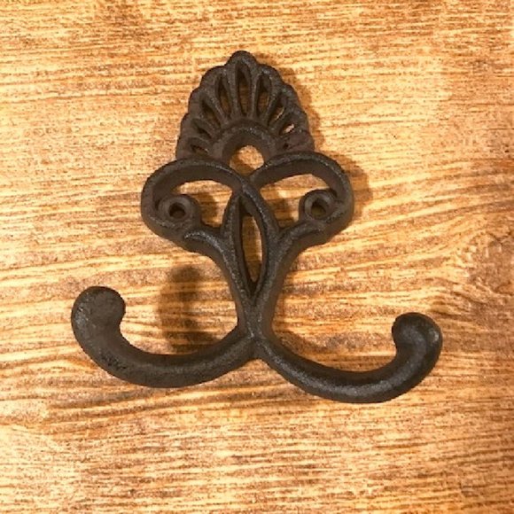 One (1) Crown Wall Double Hook 4 3/4" tall 4" wide Home Wall Decor ONE 0184-1025 - Picture 1 of 16